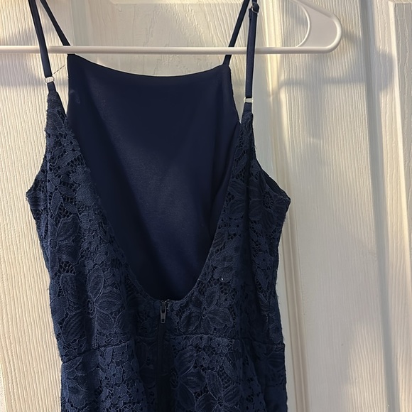 Sleeveless Bodycon Dress - Picture 3 of 3